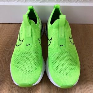 Nike Epic Phantom React Flyknit